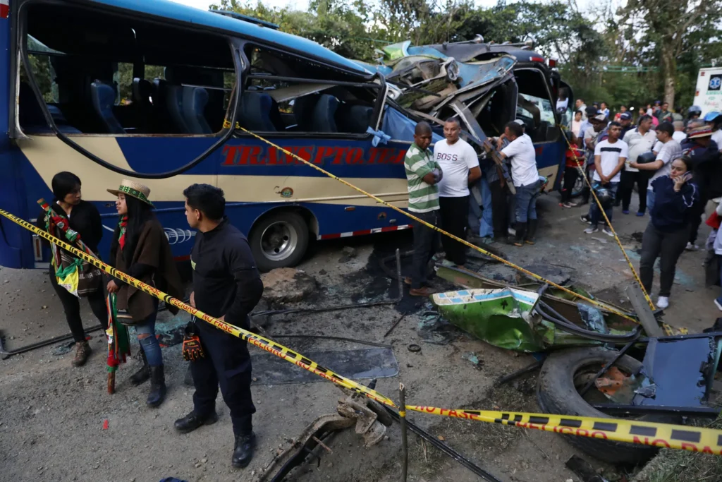 Bus Bombing in Colombia Leaves 19 Dead
