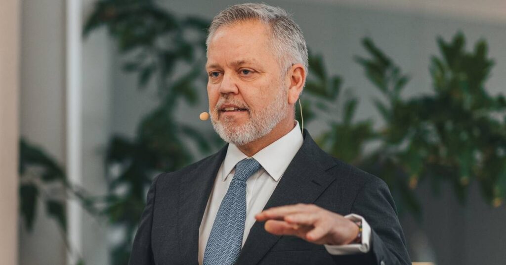 HR Director Emphasizes People as Our Sole Asset