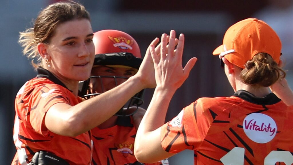 SunRisers Leeds Secures Women's Final Spot with Close Win