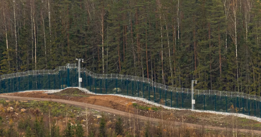 Finland Finishes 200km Fence on Russian Border